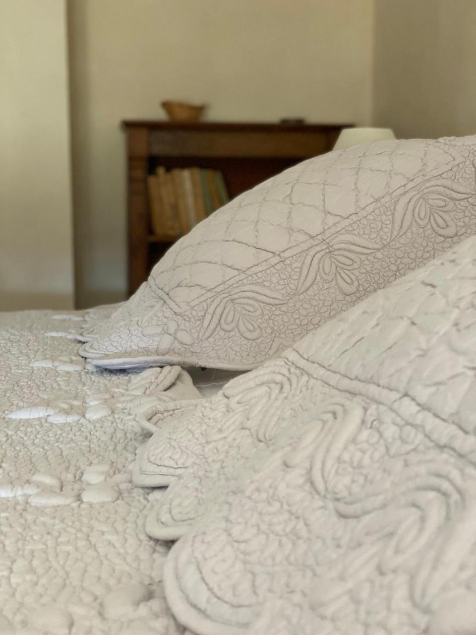 Le Mas de la Martelière Le Thor Habitación foto